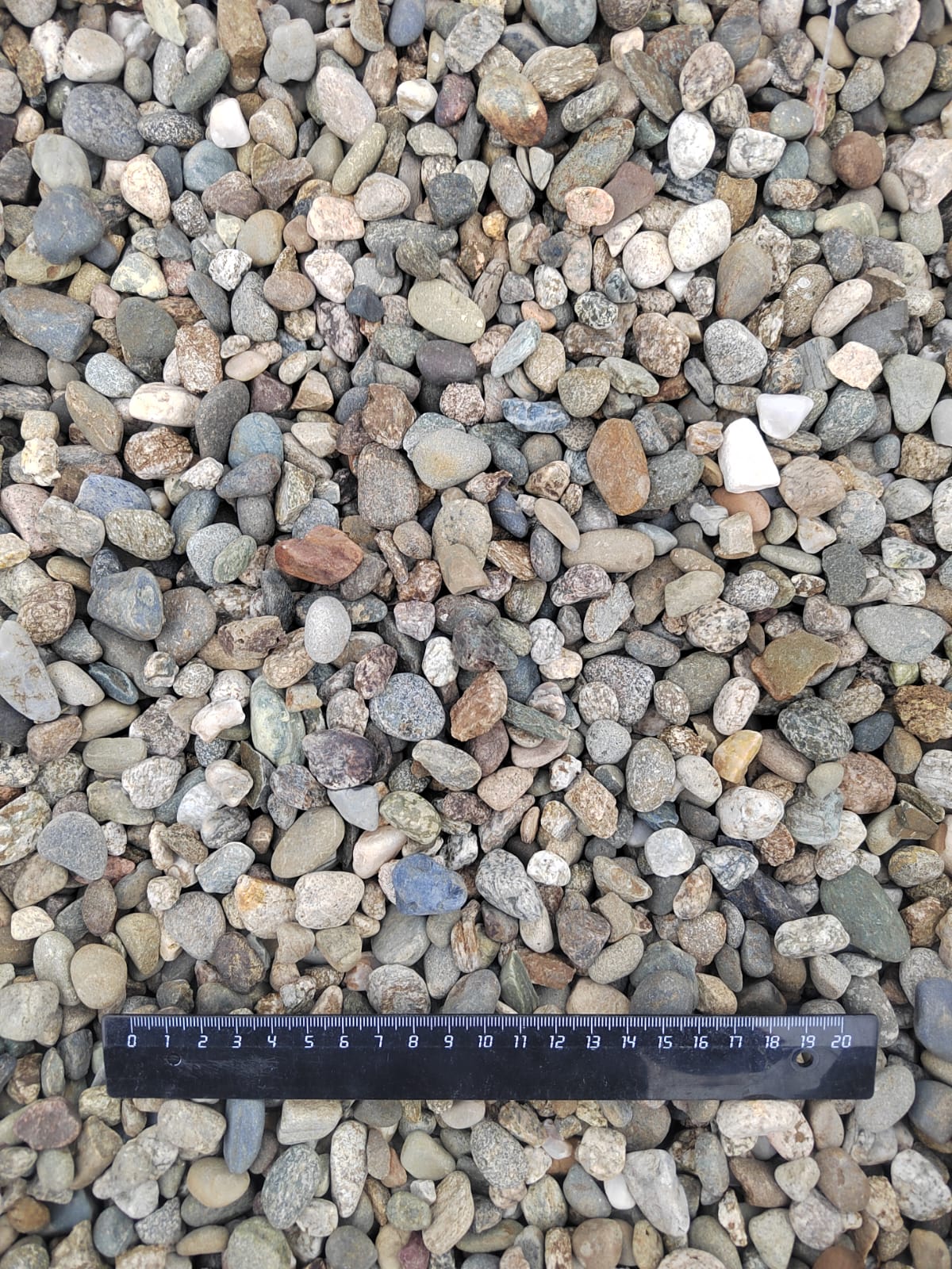  Галька речная окат (серая) фр.10-20 мм купить   в Ставрополе галька речная серая, серый, темно-серый, светло-серый, коричневый ландшафтная декоративная речная окатанная округлая галька 4000 руб/т   фото 