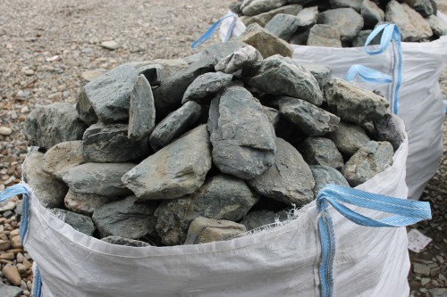  Гранит скальник (серо-зеленый) фр. 100-500 мм.  купить в Ставрополе гранит зеленый, серый, салатовый крупный ландшафтный валун 6 000 руб/т   фото 