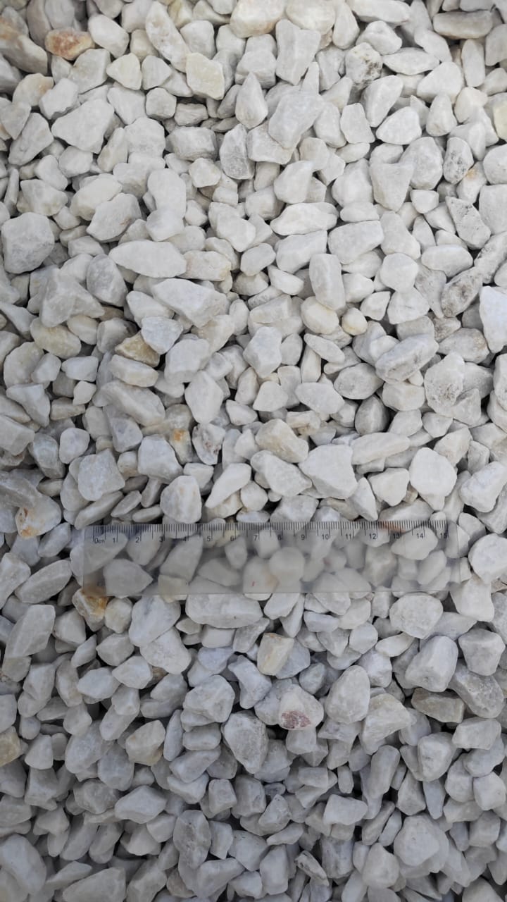  Мраморная крошка, щебень, цвет-белый, фр. 5-10 мм.  купить  в Ставрополе мрамор белый, айвори, молочный мраморная каменная крошка ландшафтная 9500 руб/т   фото 