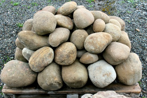 Песчаник ядра, фр. 100-300 мм  купить в Ставрополе песчаник бежевый серый рыжий речная галька 5 000 руб/т   фото 