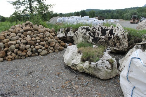  Песчаник ядра, фр. 100-300 мм  купить в Ставрополе песчаник бежевый серый рыжий речная галька 5 000 руб/т   фото 