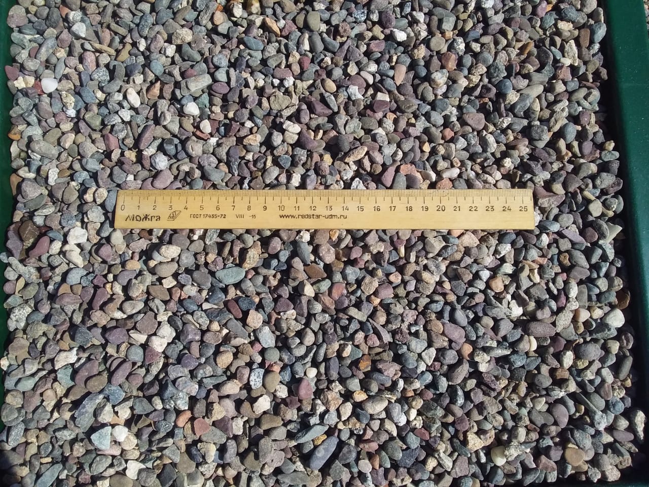  Галька речная окат цветная фр.5-10 мм. купить   в Ставрополе галька речная белый, серый, красноватый, синий, темно-серый речная окатанная галька декоративная 5000 руб/т   фото 