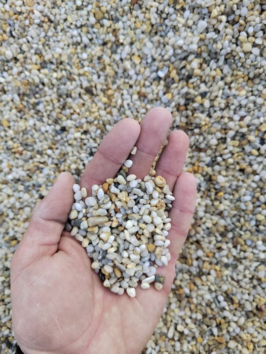 Галька крымская жемчужная фр. 3-5 мм.  купить с доставкой в Ставрополю фото 