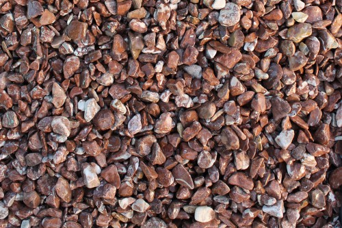 Розовая мраморная галька (щебень галтованный розовый) фр.40-70 мм.  купить  в Ставрополе мрамор розовый, красный галтовка мраморная щебня 13500 руб/т   фото 