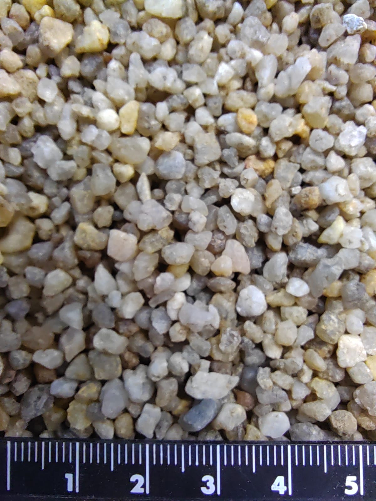 Кварцевый песок для площадок фр. 2-5 мм.  купить в Ставрополе фото 