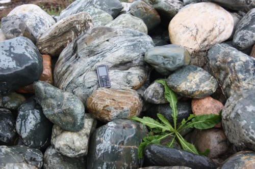  Ландшафтные валунчики фр.100-500 мм.  купить в Ставрополе крупный природный камень серый, темно-серый, светло-серый речной валун крупный 4800 руб/т   фото 