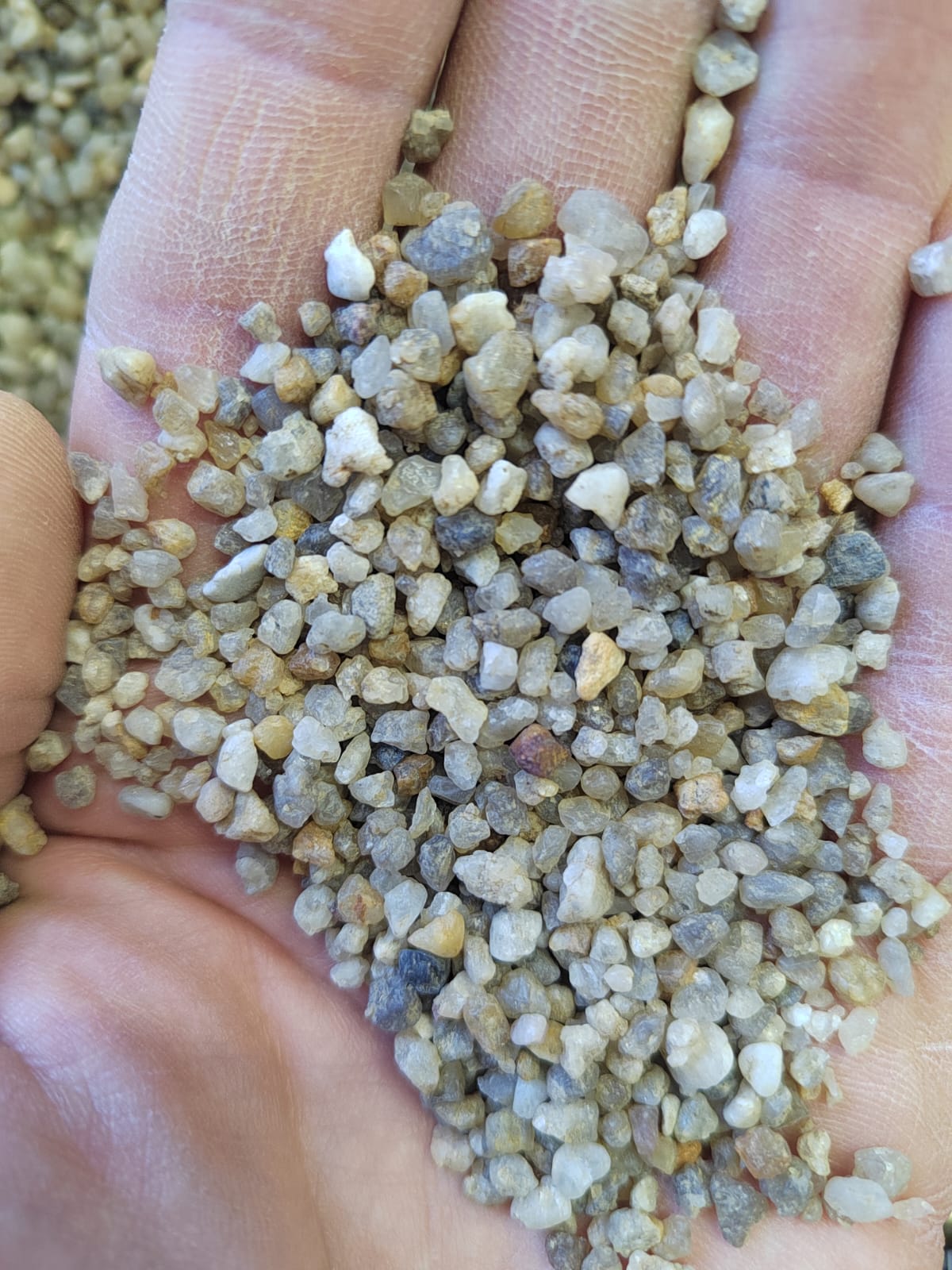 Кварцевый песок сухой фракцинированный фр. 1,6-4 мм.  купить в Ставрополе фото 