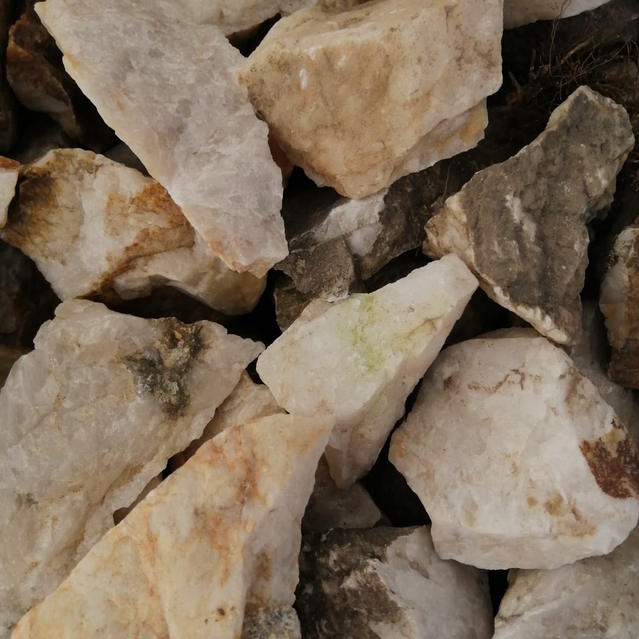 фото Кварц ( фр. 70-100 мм)  купить в Ставрополе в интернет-портале 