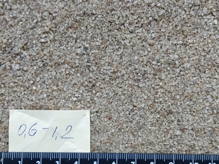 Кварцевый песок для площадок фр. 0,6-1,2 мм.  купить в Ставрополе фото 