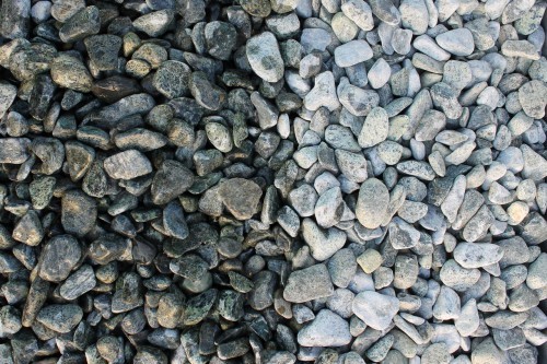  Зеленая галька (щебень галтованный зеленый змеевик) фр. 20-40 мм.  купить  в Ставрополе мрамор зеленый, салатовый оголтованный щебень мраморный 12 500 руб/т   фото 