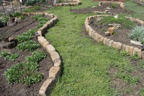 Песчаник для строительства и кладки блочный (фр 100-200 мм)  купить  в Ставрополе песчаник бежевый серый рыжий валун мелкий для строительства песчаник 6500 руб/т   фото 