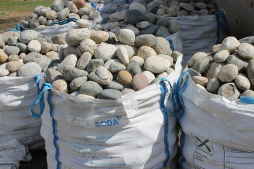  Речной валун (Ассорти) фр.100-300 мм.  купить в Ставрополе галечник серый, темно-серый, светло-серый речная галька крупных размеров 4200 руб/т   фото 