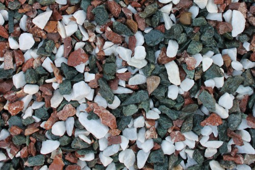  Мраморная крошка (щебень крошка микс: белый-зеленый-розовый) фр. 10-20 мм.  купить  в Ставрополе мрамор белый, зеленый, розовый декоративный ландшафтный колотый щебень 9500 руб/т   фото 