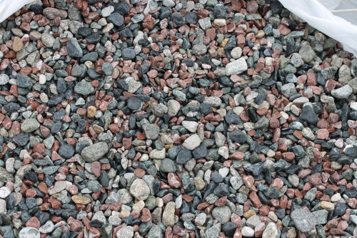  Микс разноцветной гальки  (щебень галтованный микс:: серый-зеленый-розовый) фр.10-20 мм.  купить  в Ставрополе мрамор серый, зеленый, розовый щебень окатанный округлый декоративный ландшафтный 14500 руб/т   фото 