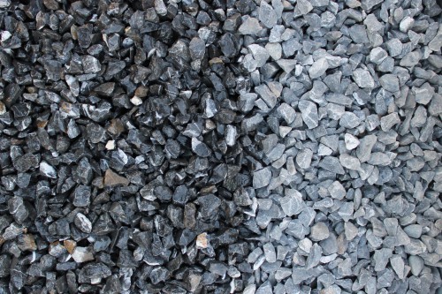  Щебень крошка черный (мрамор) фр. 10-20 мм.  купить  в Ставрополе мрамор черный с белыми прожилками, черный, белый каменная ландшафтная декоративная крошка щебня 9000 руб/т   фото 
