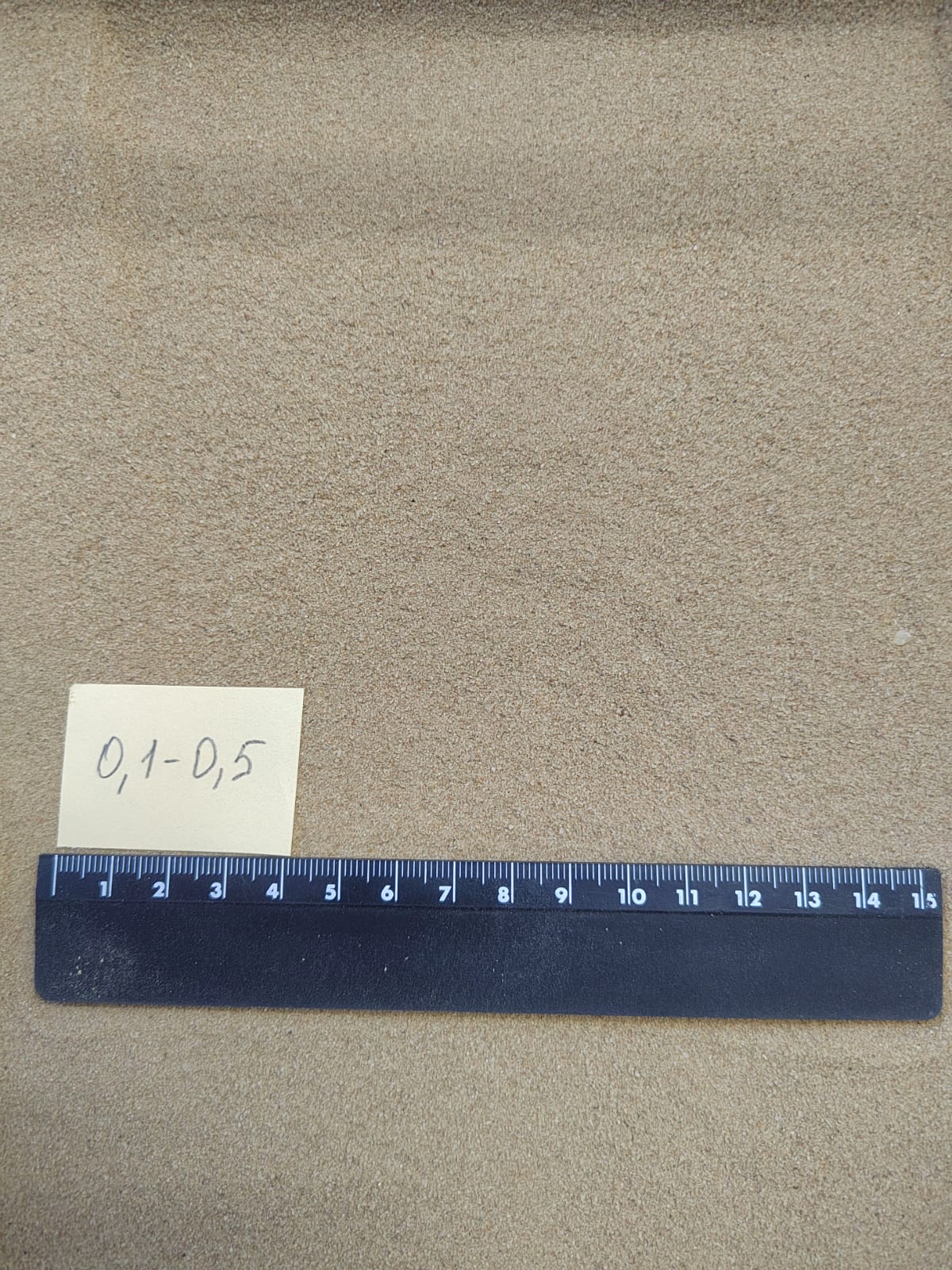 Кварцевый песок для площадок фр. 0,1-0,5 мм.  купить в Ставрополе фото 