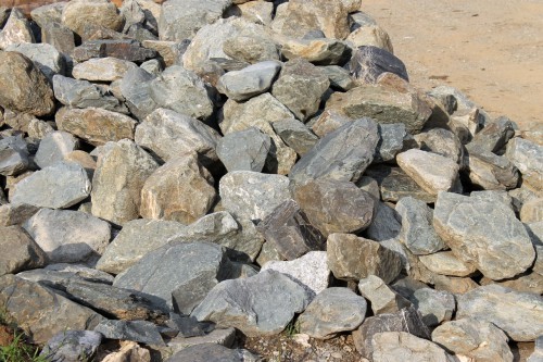  Гранит скальник (серо-зеленый) фр. 100-500 мм.  купить в Ставрополе гранит зеленый, серый, салатовый крупный ландшафтный валун 6 000 руб/т   фото 