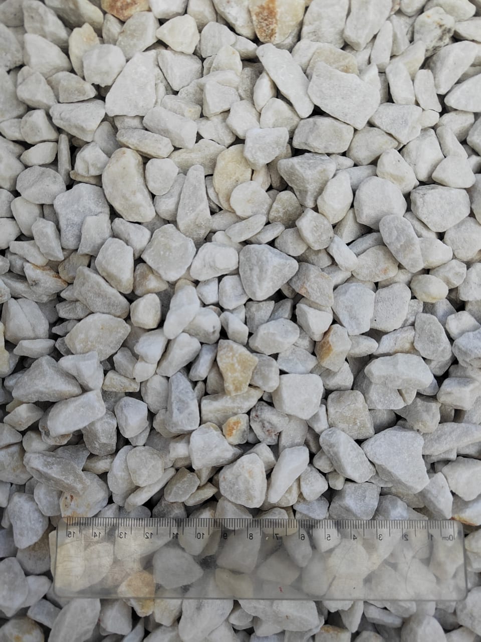  Мраморная крошка, щебень, цвет-белый, фр. 10-20 мм.  купить  в Ставрополе мрамор белый, молочный айвори каменная ландшафтная декоративная крошка шебня 9500 руб/т   фото 