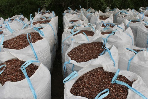  Мраморная крошка (щебень крошка розовый) фр. 10-20 мм.  купить  в Ставрополе мрамор розовый, красный каменная декоративная крошка ландшафтная 7700 руб/т   фото 