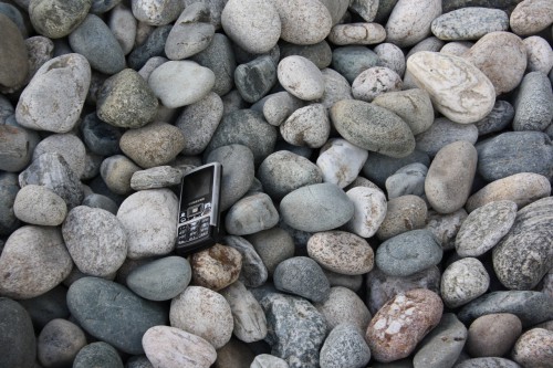  Галька речная окат (ассорти) фр. 50-100 мм. купить   в Ставрополе галька природная округлая серая белая черная серая коричневая синяя галька речная окатанная округлая 5000 руб/т   фото 