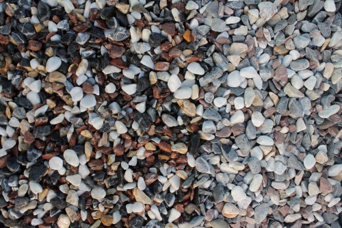  Микс мраморной гальки (щебень галтованный микс:белый-черный-розовый-медовый) фр.10-20 мм.  купить  в Ставрополе мрамор белый, медовый, черный, розовый мраморный декоративный ландшафтный окатанный округлый галтованный щебень 14500 руб/т   фото 