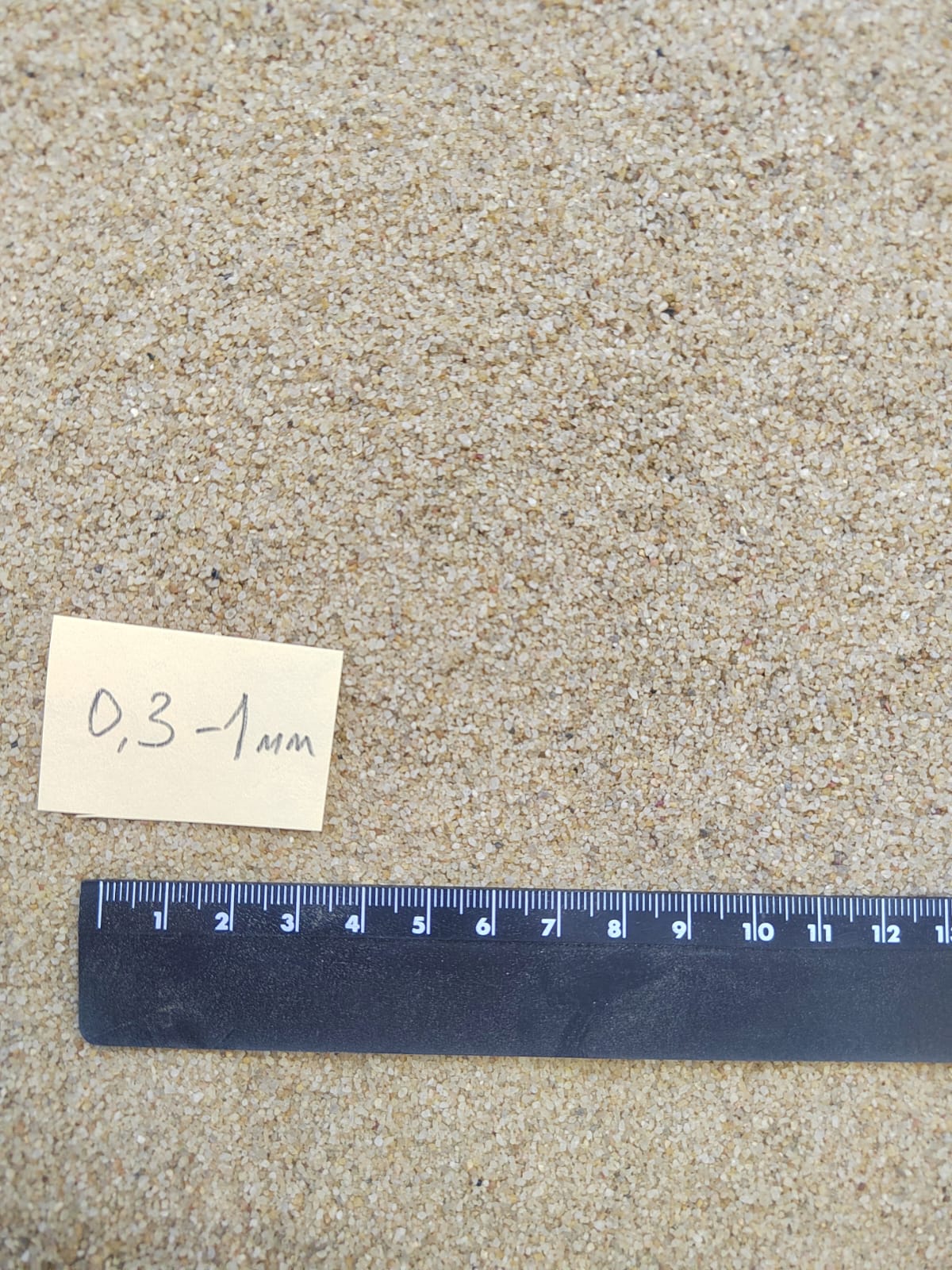 Кварцевый песок для площадок фр. 0,3 - 1 мм.  купить в Ставрополе фото 