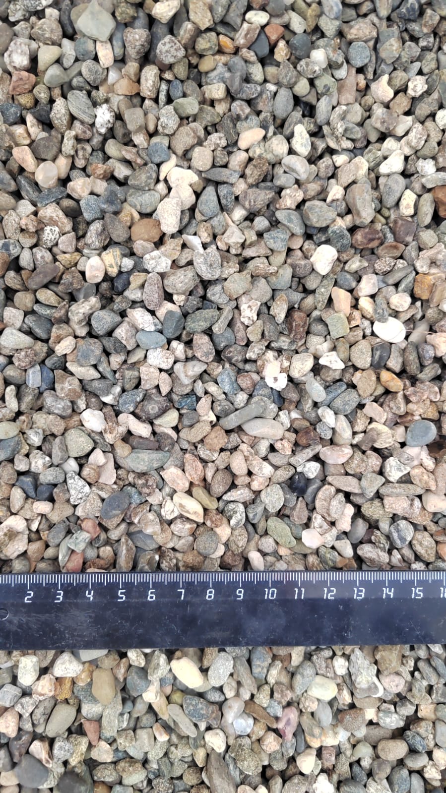  Галька речная окат (серая) фр.5-10 мм купить   в Ставрополе галька речная серая, серый, темно-серый, светло-серый, коричневый речная окатанная галька декоративная ландшатфная 4000 руб/т   фото 