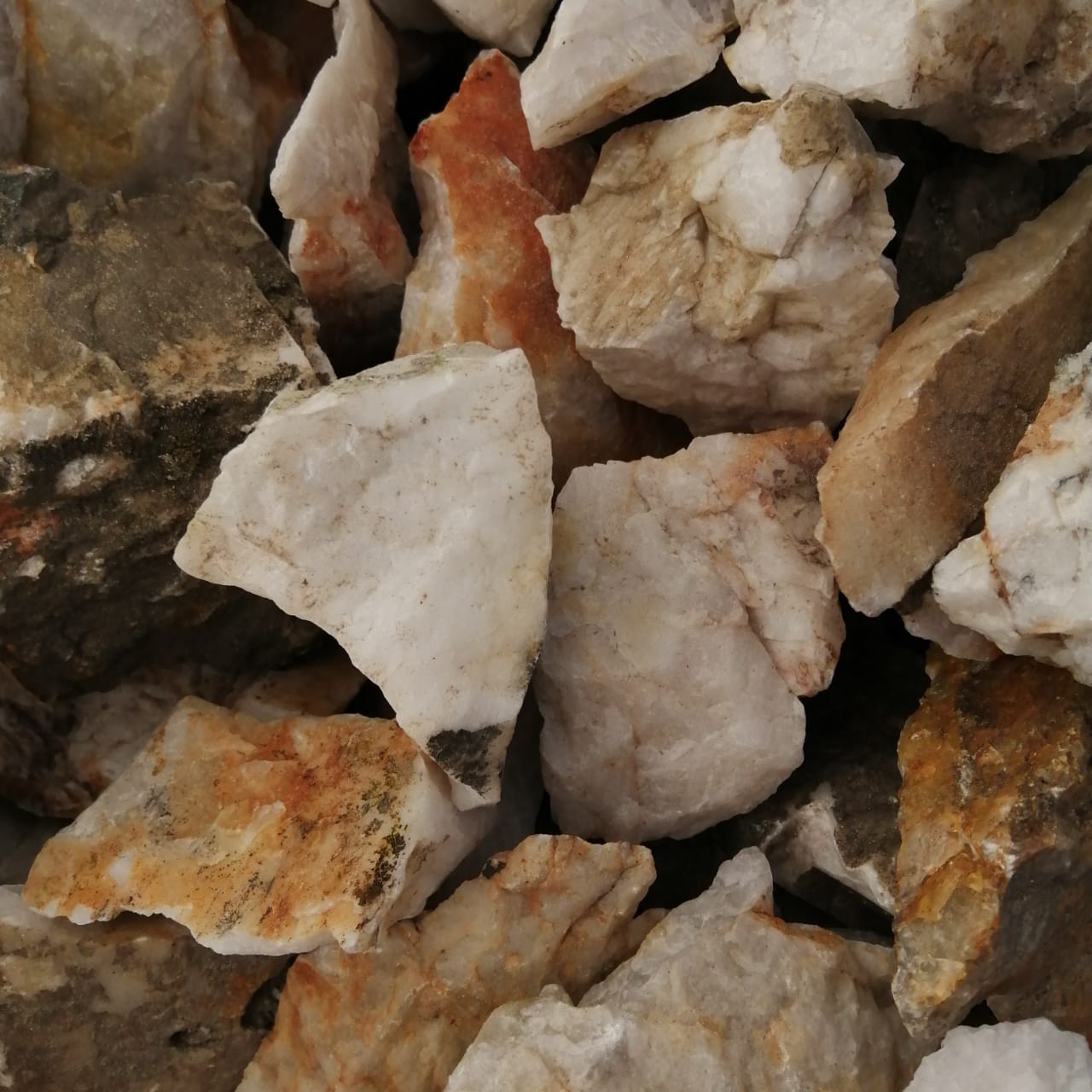 фото Кварц ( фр. 70-100 мм)  купить в Ставрополе в интернет-портале 