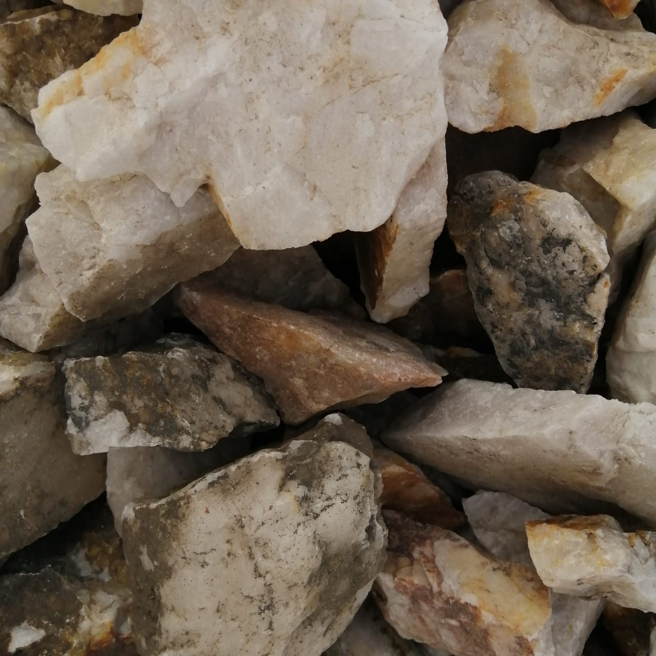 фото Кварц ( фр. 70-100 мм)  купить в Ставрополе в интернет-портале 