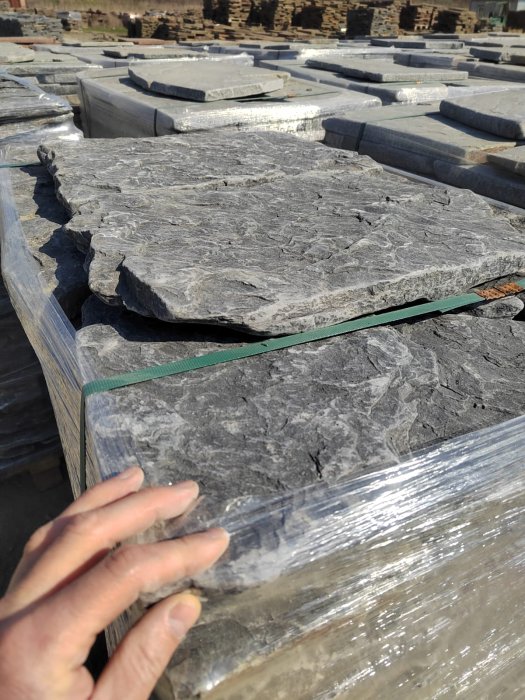  Песчаник галтованный для облицовки (фр. 2-5 см)  купить  в Ставрополе песчник рыжий желтый серый песчаник окатанный речной 6 000 руб/т   фото 