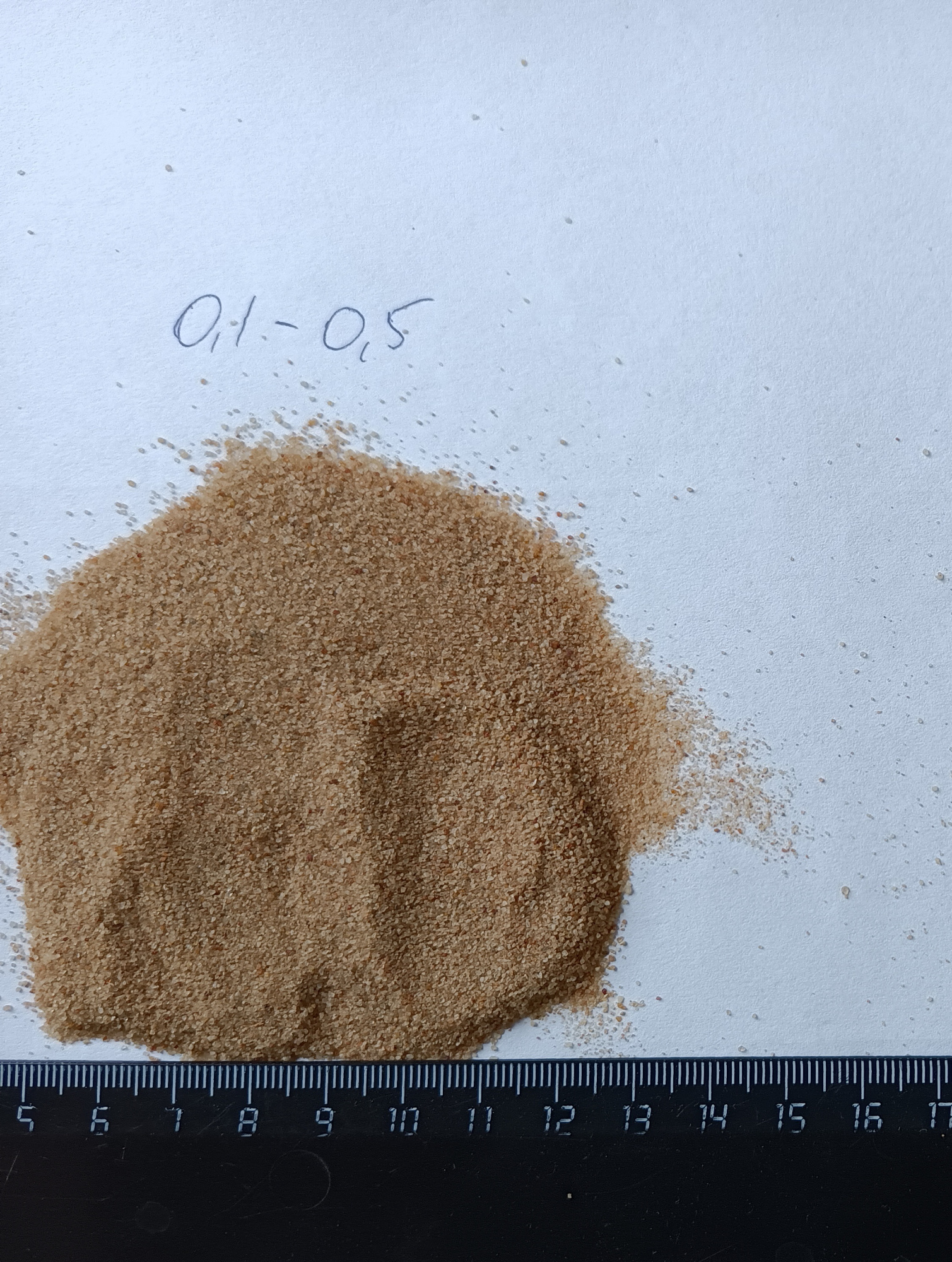 Кварцевый песок для площадок фр. 0,1-0,5 мм.  купить в Ставрополе фото 